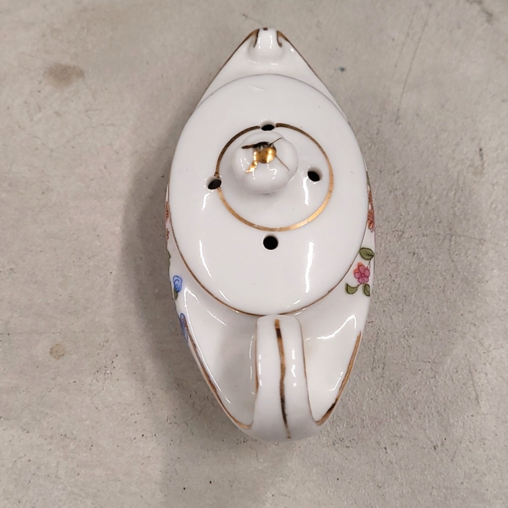 Porcelain Teapot - Picture 4 of 11